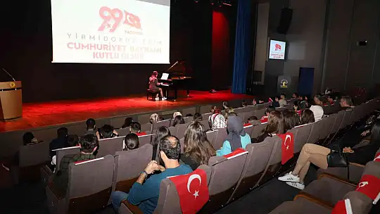 Cumhuriyetin 99. yılına özel piyano dinletisi