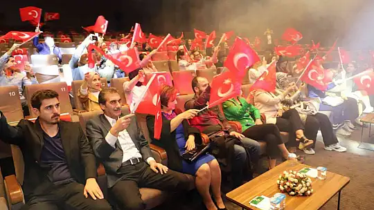 Cumhuriyetin 99. yılına özel piyano dinletisi