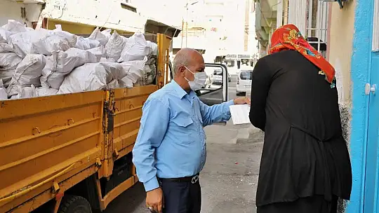 Dar gelirli ailelere kışlık yakacak yardımı