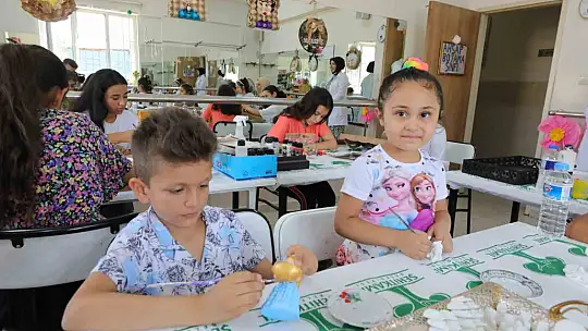 Dekoratif ahşap boyama kursu yoğun ilgi görüyor