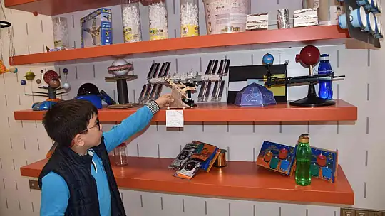 Deneyap atölyeleri Türkiye'nin geleceğine yön verecek gençler yetiştiriyor