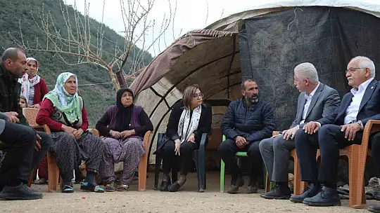 Deprem bölgesinde çilek üretimine destek