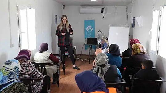 Deprem bölgesinde kadınlara eğitim