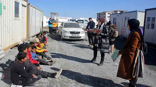 Deprem bölgesindeki çocuklara psikolojik destek