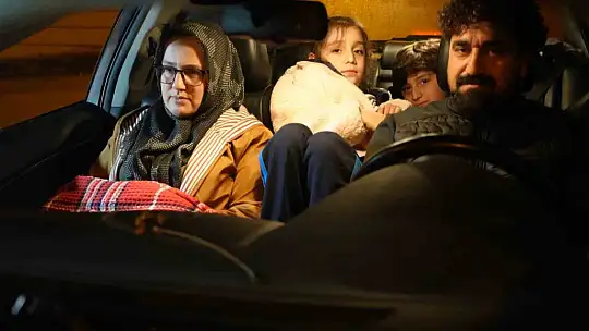 Deprem korkusuyla 6 Şubat fobisi yaşayınca geceyi araçta geçirdiler
