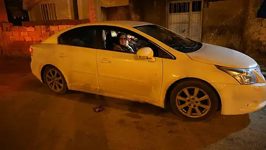 Deprem korkusuyla 6 Şubat fobisi yaşayınca geceyi araçta geçirdiler