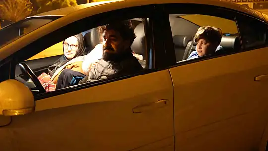 Deprem korkusuyla 6 Şubat fobisi yaşayınca geceyi araçta geçirdiler