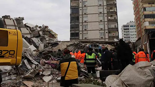 Depremde 49 kişinin öldüğü Emre Apartmanı'yla ilgili soruşturma tamamlandı