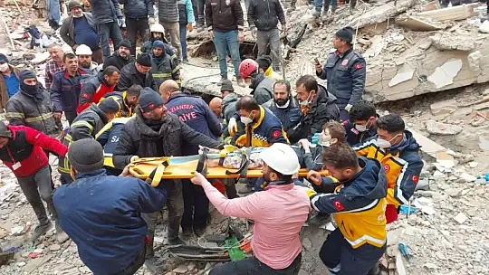 Depremde 51 kişinin öldüğü Furkan Apartmanı ile ilgili davada 3 sanığa tahliye