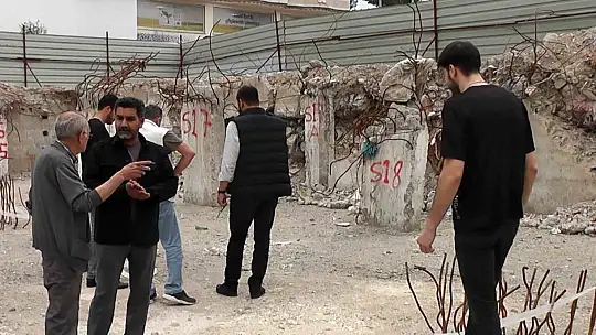 Depremde 51 kişinin öldüğü Furkan Apartmanı davasında karar çıktı, adliyede ortalık karıştı