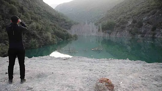 Depremde dağ dağa kavuştu, doğal göl oluştu