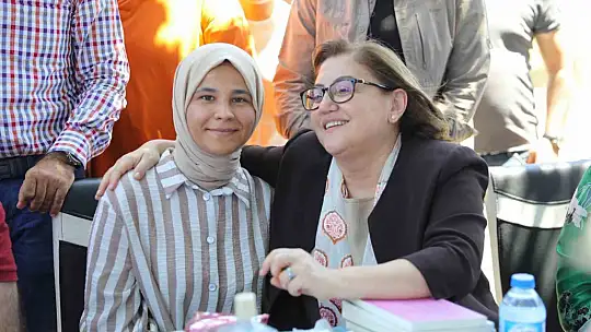 Depremde etkilenen öğrencilerin okul ihtiyaçları Büyükşehir'den