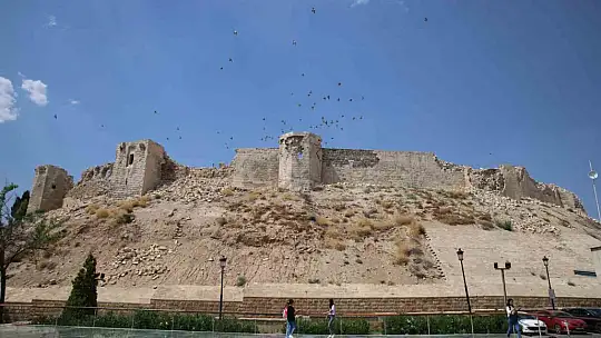 Depremde hasar alan tarihi Gaziantep Kalesinin restorasyonuna başlandı