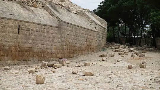 Depremde hasar alan tarihi Gaziantep Kalesinin restorasyonuna başlandı