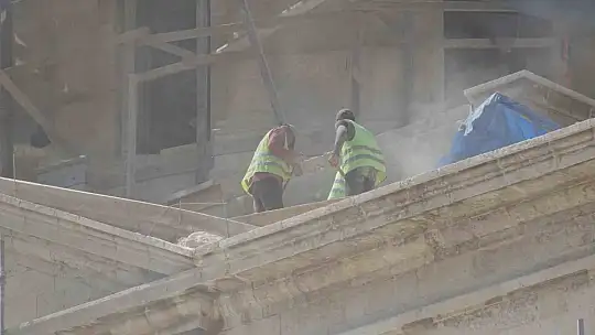 Depremde hasar gören tarihi yapılar 40 derece sıcaklıkta restore ediliyor