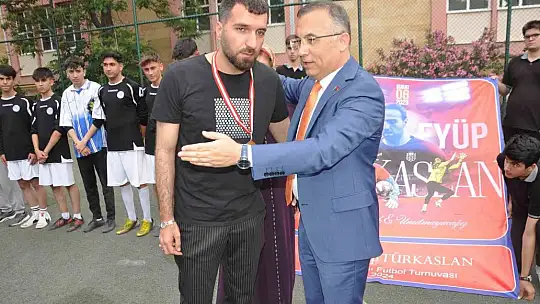 Depremde hayatını kaybeden Ahmet Eyüp Türkaslan anısına turnuva düzenlendi