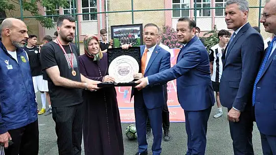 Depremde hayatını kaybeden Ahmet Eyüp Türkaslan anısına turnuva düzenlendi
