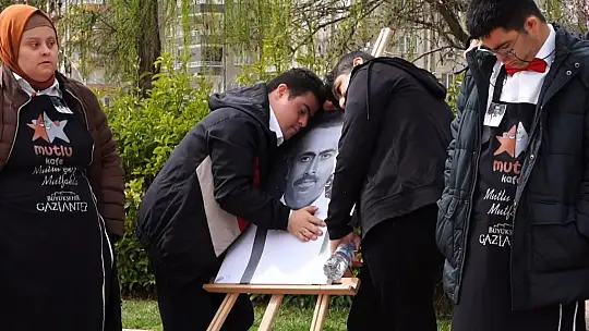 Depremde hayatını kaybeden Caner, down sendromlular gününde anıldı