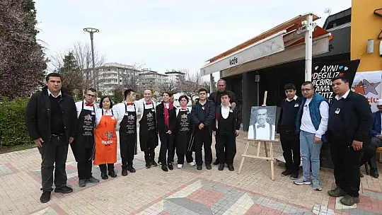 Depremde hayatını kaybeden Caner, down sendromlular gününde anıldı