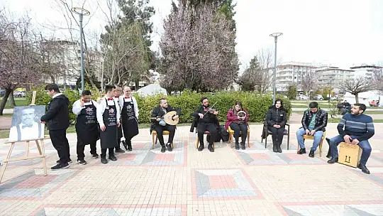 Depremde hayatını kaybeden Caner, down sendromlular gününde anıldı