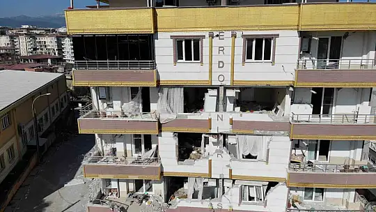 Depremde öleceğini düşünürken bebeği oldu