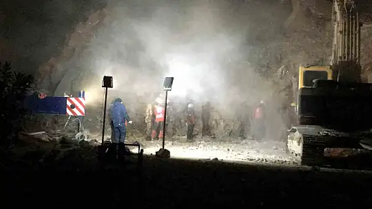 Depremde yıkılan binada şok soruşturma