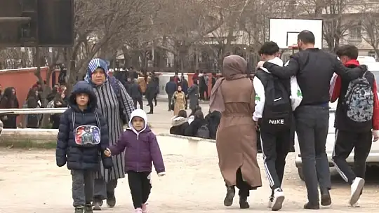 Depremden etkilenen Gaziantep'te okullar açıldı