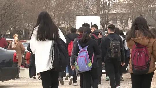 Depremden etkilenen Gaziantep'te okullar açıldı