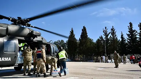 Depremden etkilenen köylere helikopter ile yardım ulaştırıldı