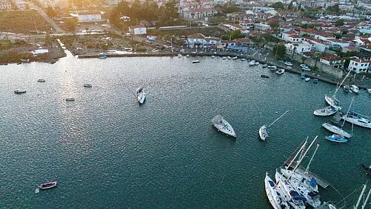 Depremin ana üstü havadan görüntülendi