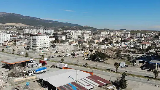 Depremlerde en fazla hasar alan ilçelerin başında gelen Nurdağı, havadan görüntülendi