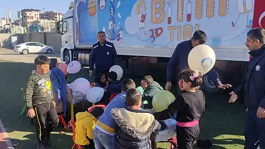 Depremzede çocuklar için bilim tırı ile Adıyaman'da