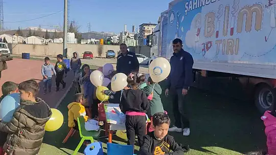 Depremzede çocuklar için bilim tırı ile Adıyaman'da