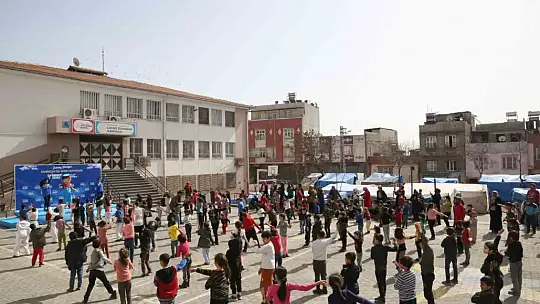 Depremzede çocuklara spor etkinliği