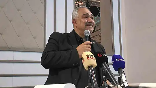 Depremzede il başkanı, depremzede öğrencilerle bir araya gelince duygusal anlar yaşadı