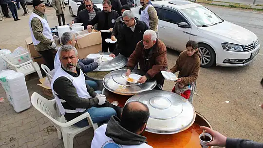 Depremzedeler kendilerine destek için yola çıkanları unutmadı