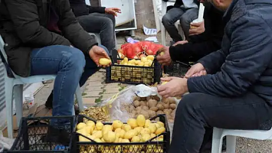 Depremzedeler kendilerine destek için yola çıkanları unutmadı