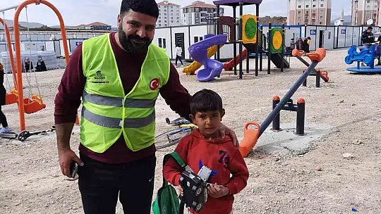 Depremzedelere ücretsiz tıraş