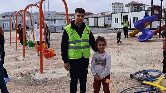 Depremzedelere ücretsiz tıraş