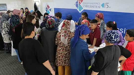 Depremzedelerin yaraları sarılıyor