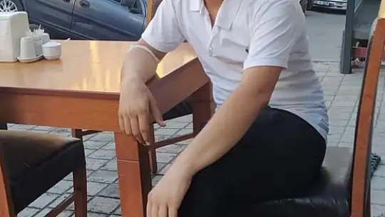 Devrilen traktörün sürücüsü hayatını kaybetti