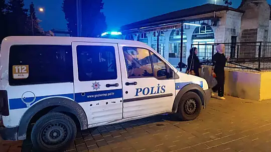 Dini değerlere hakaret eden şahıs, kendisini uyaran imamı bıçakladı