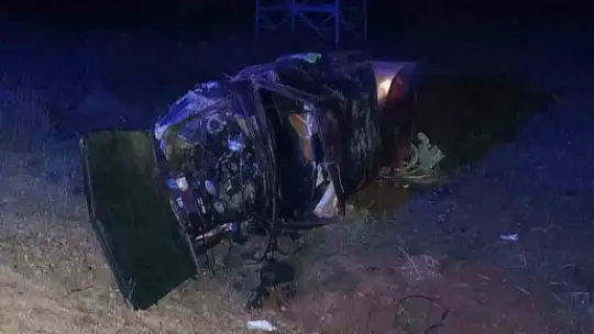 Direksiyon hakimiyeti kaybolan otomobil takla attı: 1 ölü, 1 yaralı
