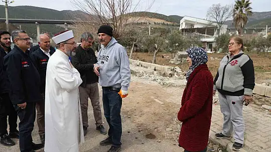 Diyanet İşleri Başkanı Erbaş, Nurdağı'nda konteyner kenti ziyaret etti