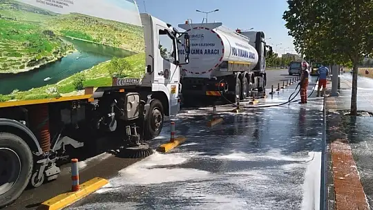 Diyarbakır Büyükşehir Belediyesi'nden Covid-19 temizliği