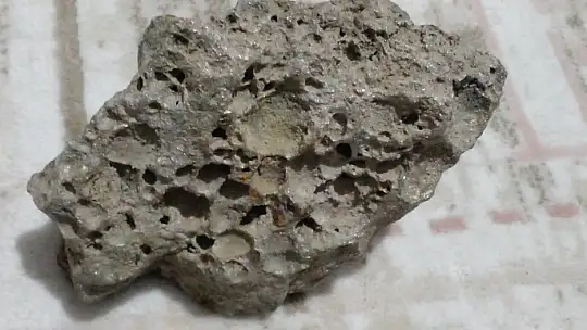 Diyarbakır'da bulunan göktaşı 4 milyon liradan satışa çıkartıldı