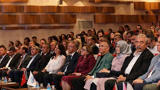 Doku Kumaş Tasarım Yarışması'nın final gecesi Gaziantep'te düzenlendi