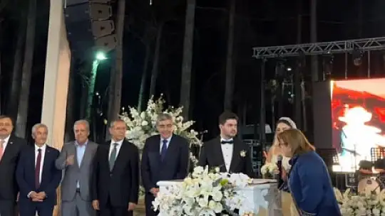 Dölek ailesinin mutlu günü