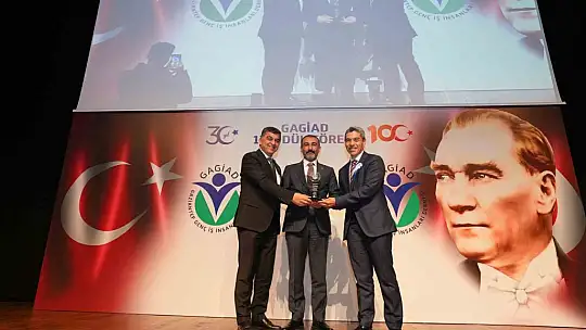 D.T. Şehitkamil Sahnesi'ne 'Sanat' ödülü