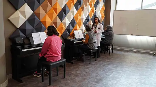 D.T. Şehitkamil Sahnesi Sanat Merkezi'nde eğitimler başladı